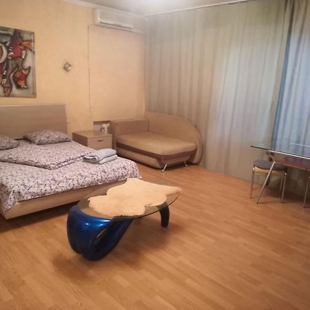 Apartment Triokhsviatytelskaya Street 3 키예프 외부 사진