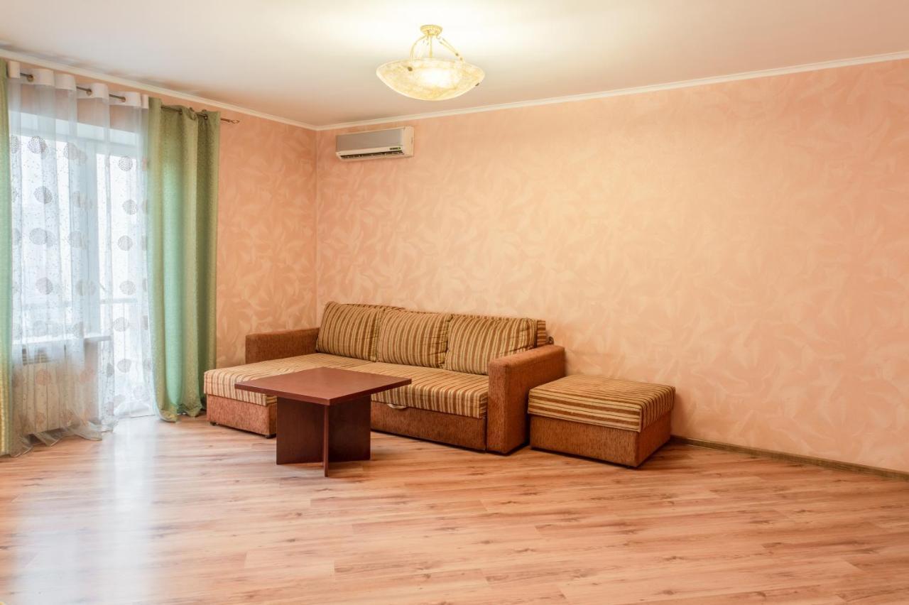 Apartment Triokhsviatytelskaya Street 3 키예프 외부 사진