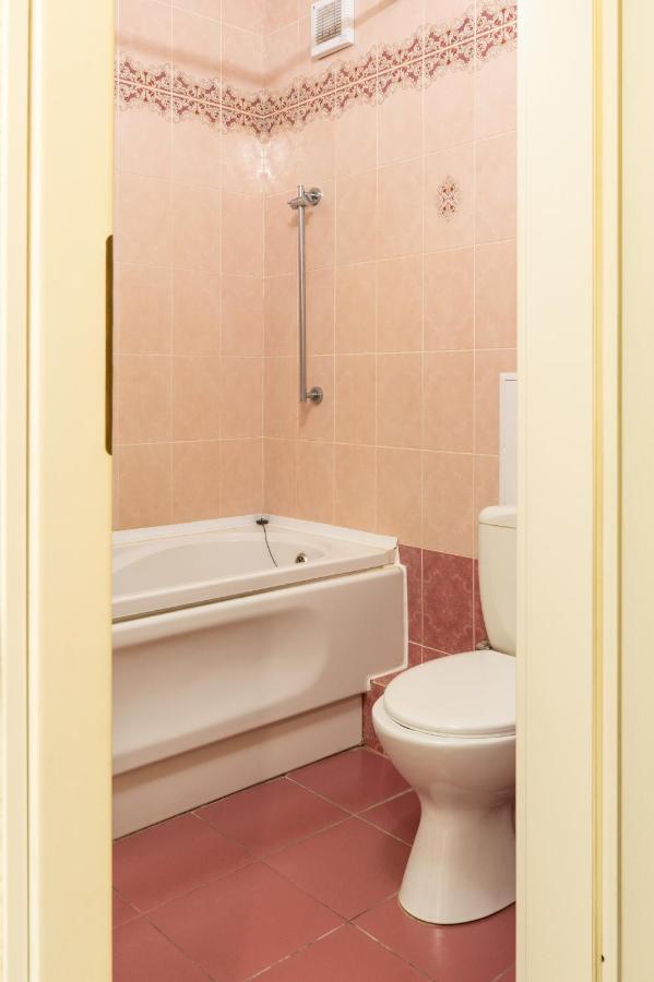 Apartment Triokhsviatytelskaya Street 3 키예프 외부 사진