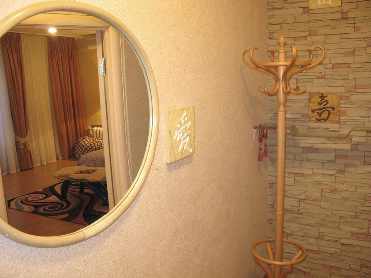 Apartment Triokhsviatytelskaya Street 3 키예프 외부 사진