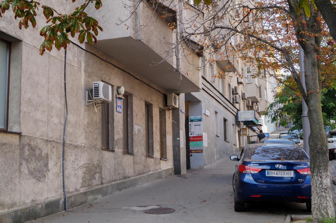 Apartment Triokhsviatytelskaya Street 3 키예프 외부 사진