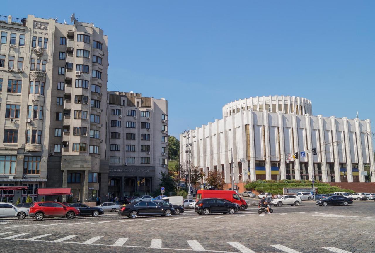 Apartment Triokhsviatytelskaya Street 3 키예프 외부 사진